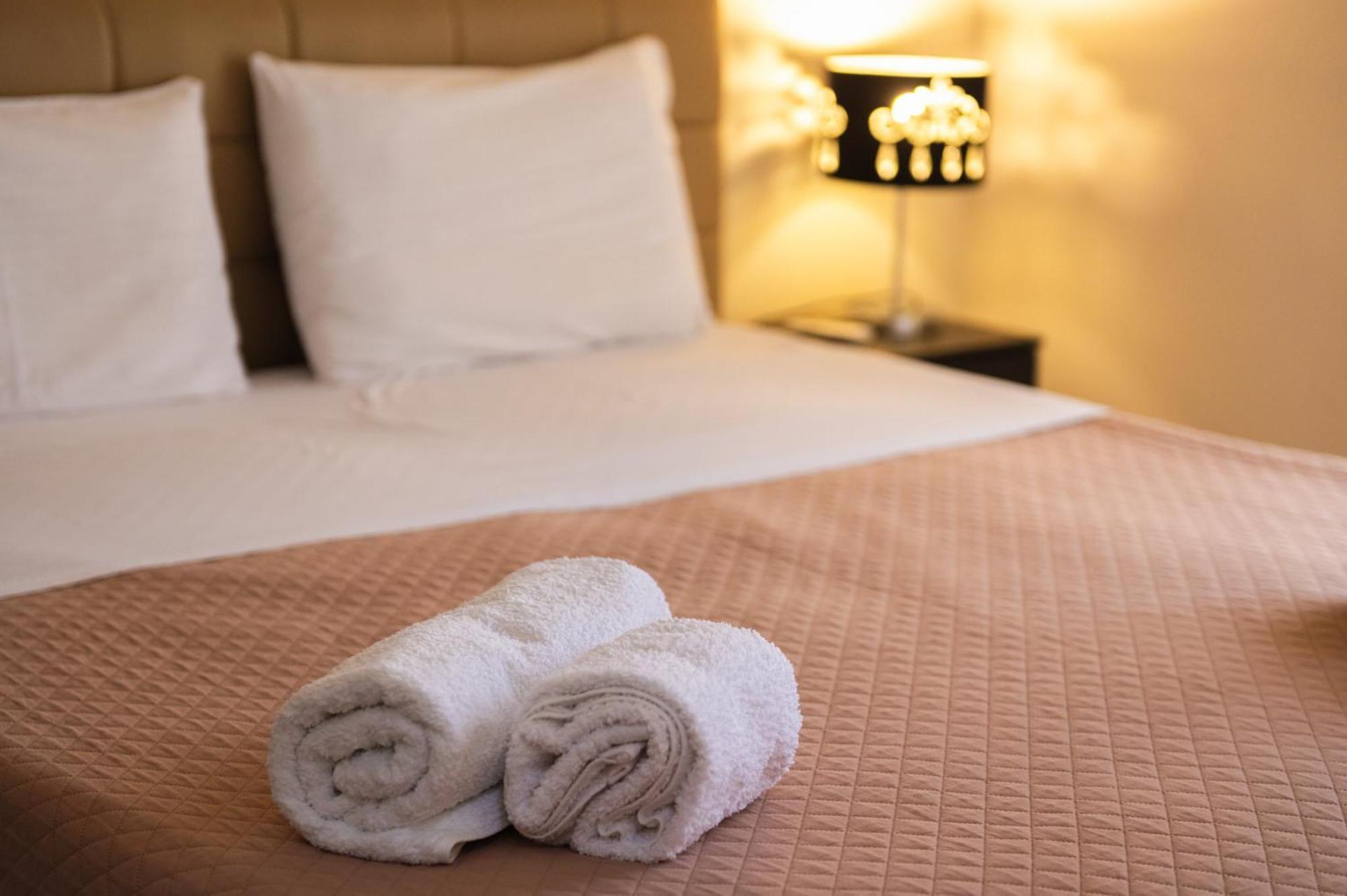 Central Luxurious Suite Near Lighthouse อเล็กซานโดรโพลิส ภายนอก รูปภาพ