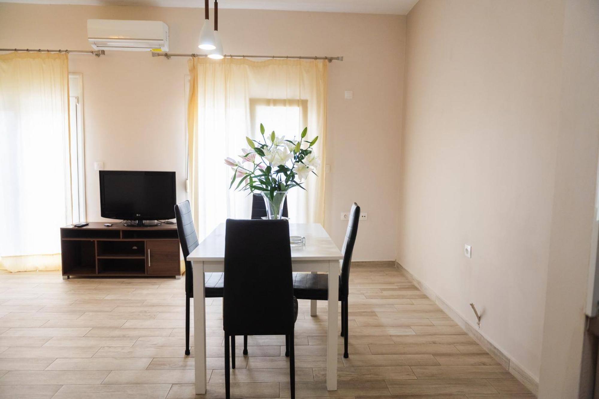 Central Luxurious Suite Near Lighthouse อเล็กซานโดรโพลิส ภายนอก รูปภาพ