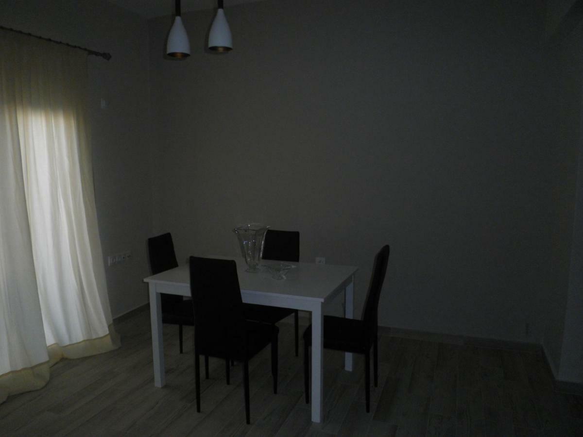 Central Luxurious Suite Near Lighthouse อเล็กซานโดรโพลิส ภายนอก รูปภาพ