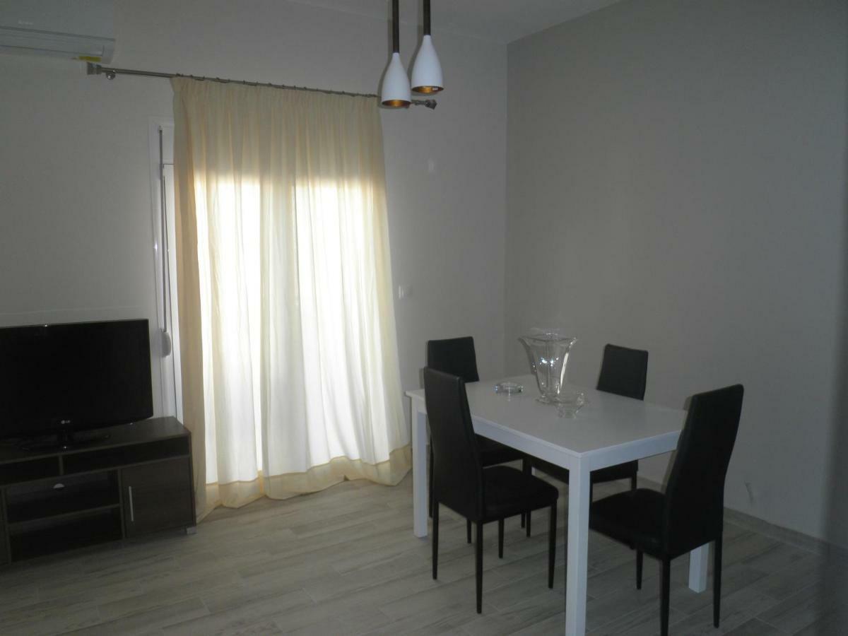 Central Luxurious Suite Near Lighthouse อเล็กซานโดรโพลิส ภายนอก รูปภาพ